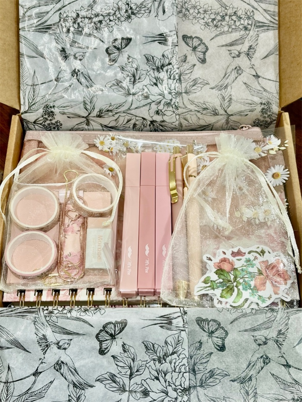 Color curated stationery gift box-15-20 items-pink